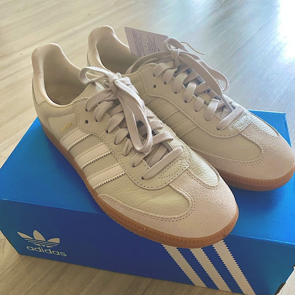 Brand NEW, never worn Sambas!